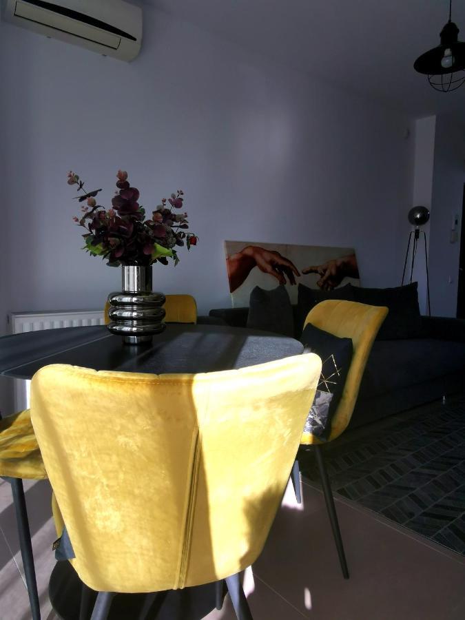 Caraway Apartment Oradea Bagian luar foto