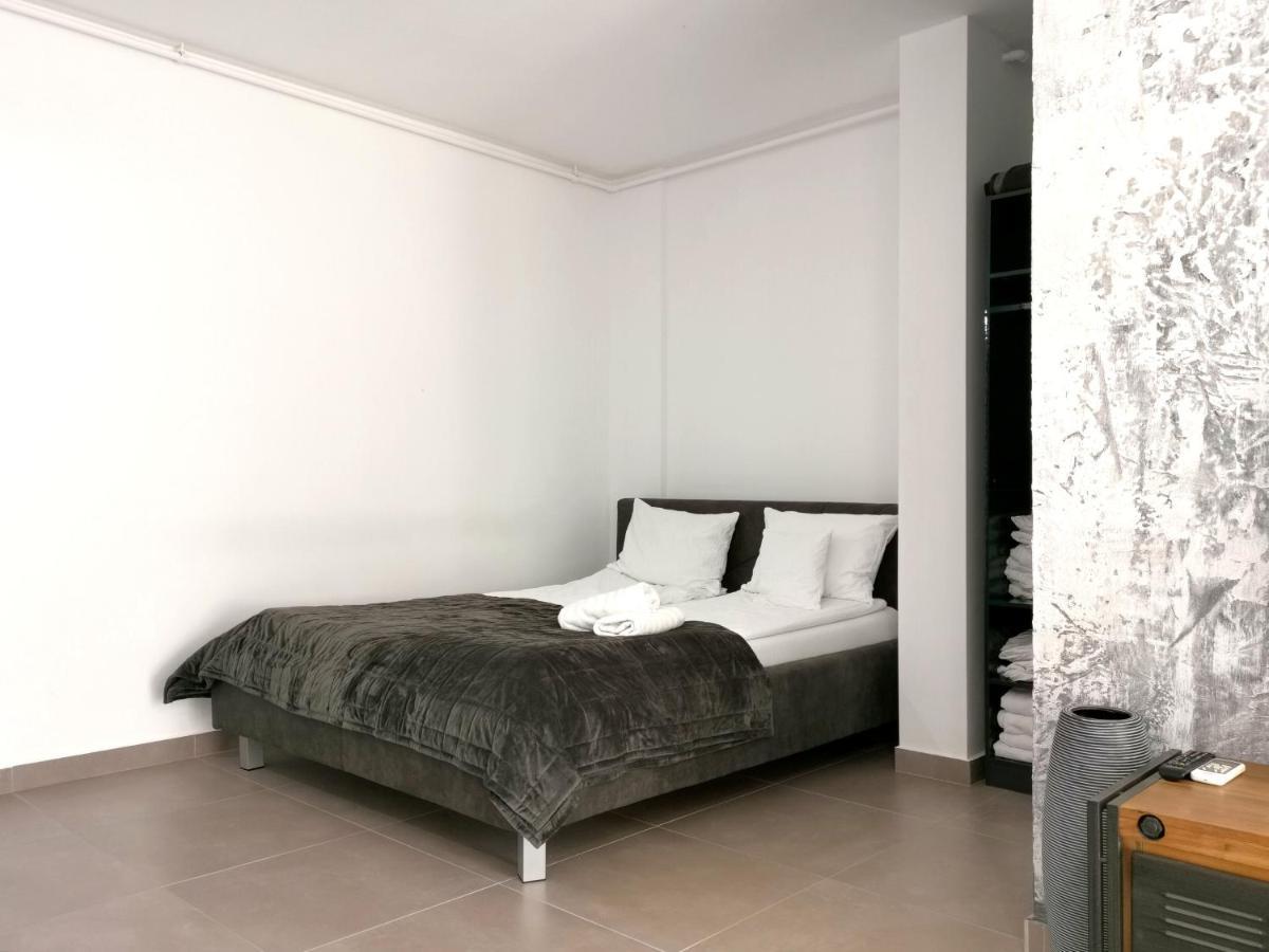 Caraway Apartment Oradea Bagian luar foto