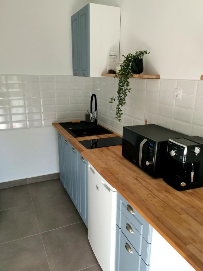 Caraway Apartment Oradea Bagian luar foto
